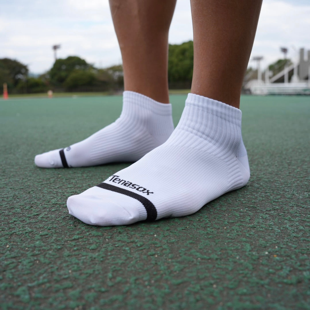 WHITE ANKLE