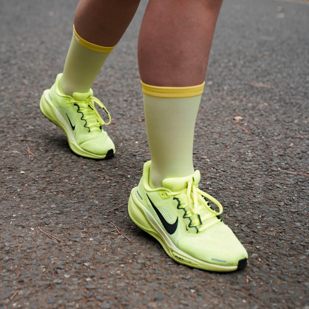 Victory yellow−RUNNING SOCKS