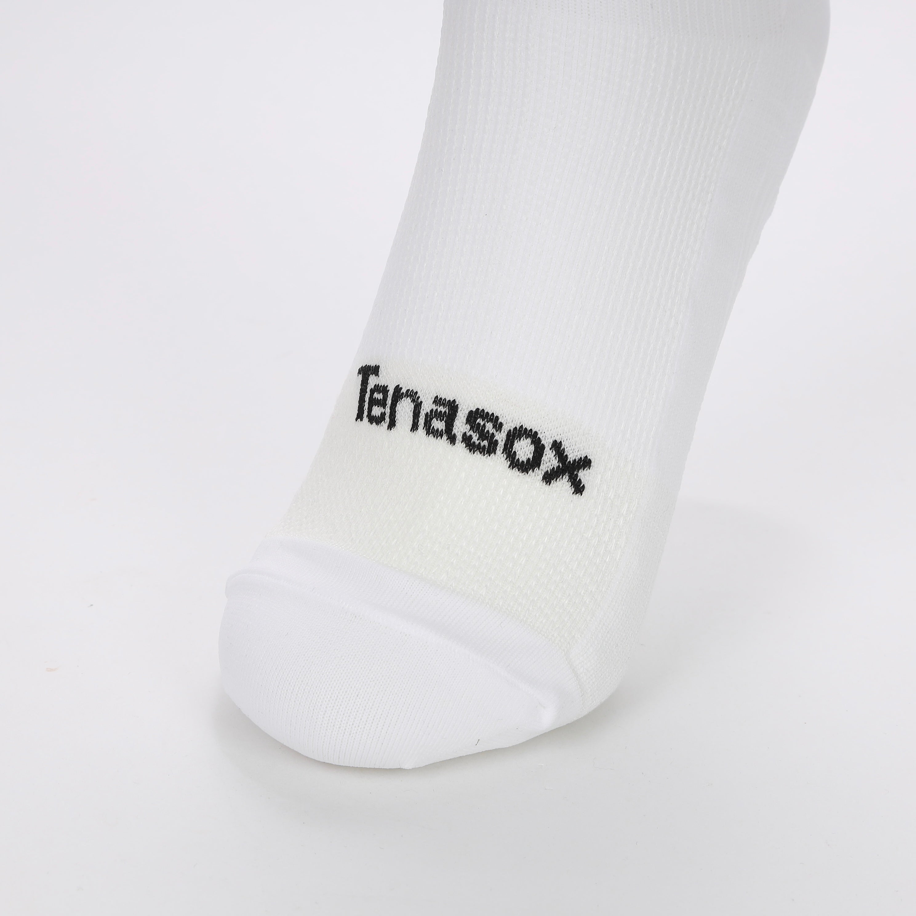 OWN WHITE−RUNNING SOCKS