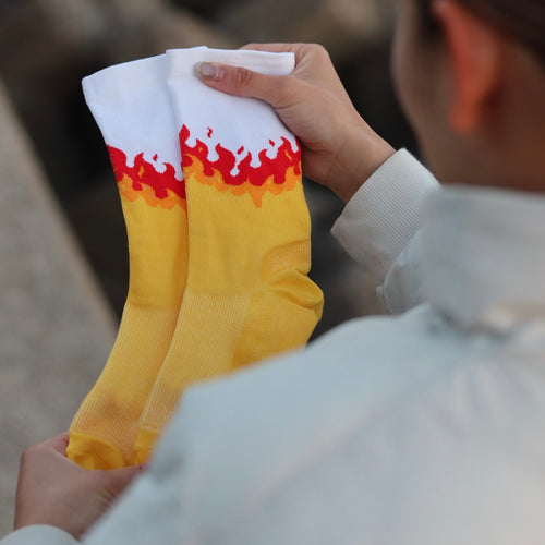 FIRE RED−RUNNING SOCKS